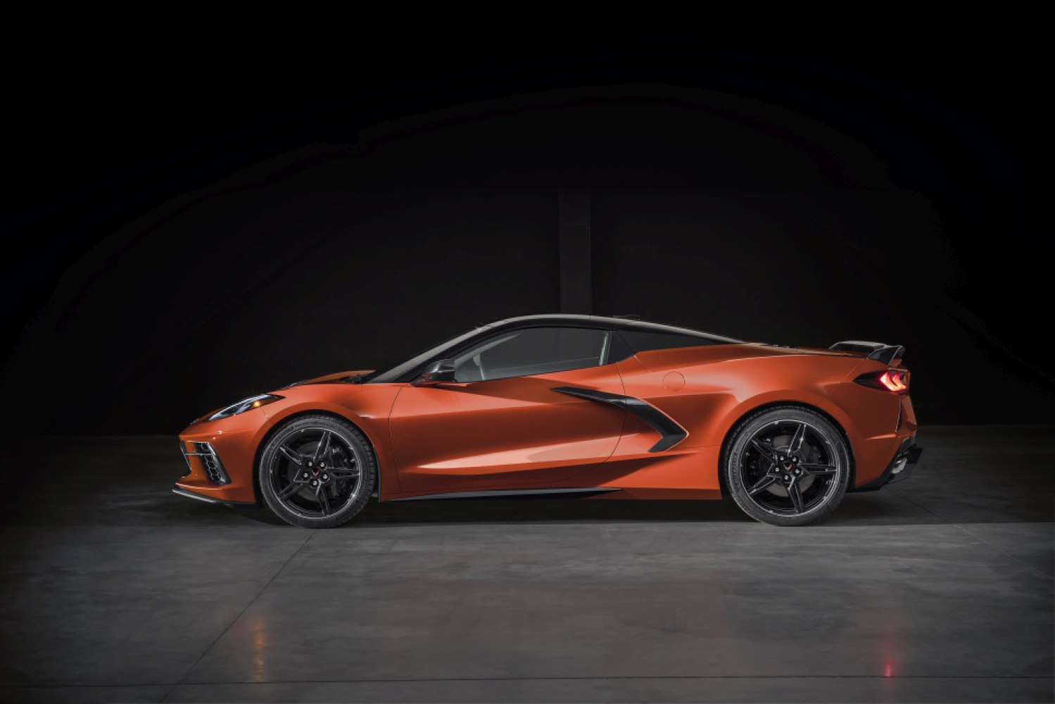 Chevrolet Corvette Convertible (C8) E-Ray 6.2 V8 (655 Hp) e-AWD DCT (USA)